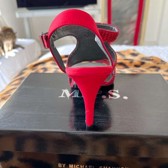 Beautiful Red Shoes for women Michael Shannon size 8.5 - Picture 5 of 9